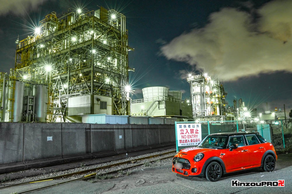 川崎の浮島近辺の夜の工業地帯でBMW MINI F55のお別れ撮影会